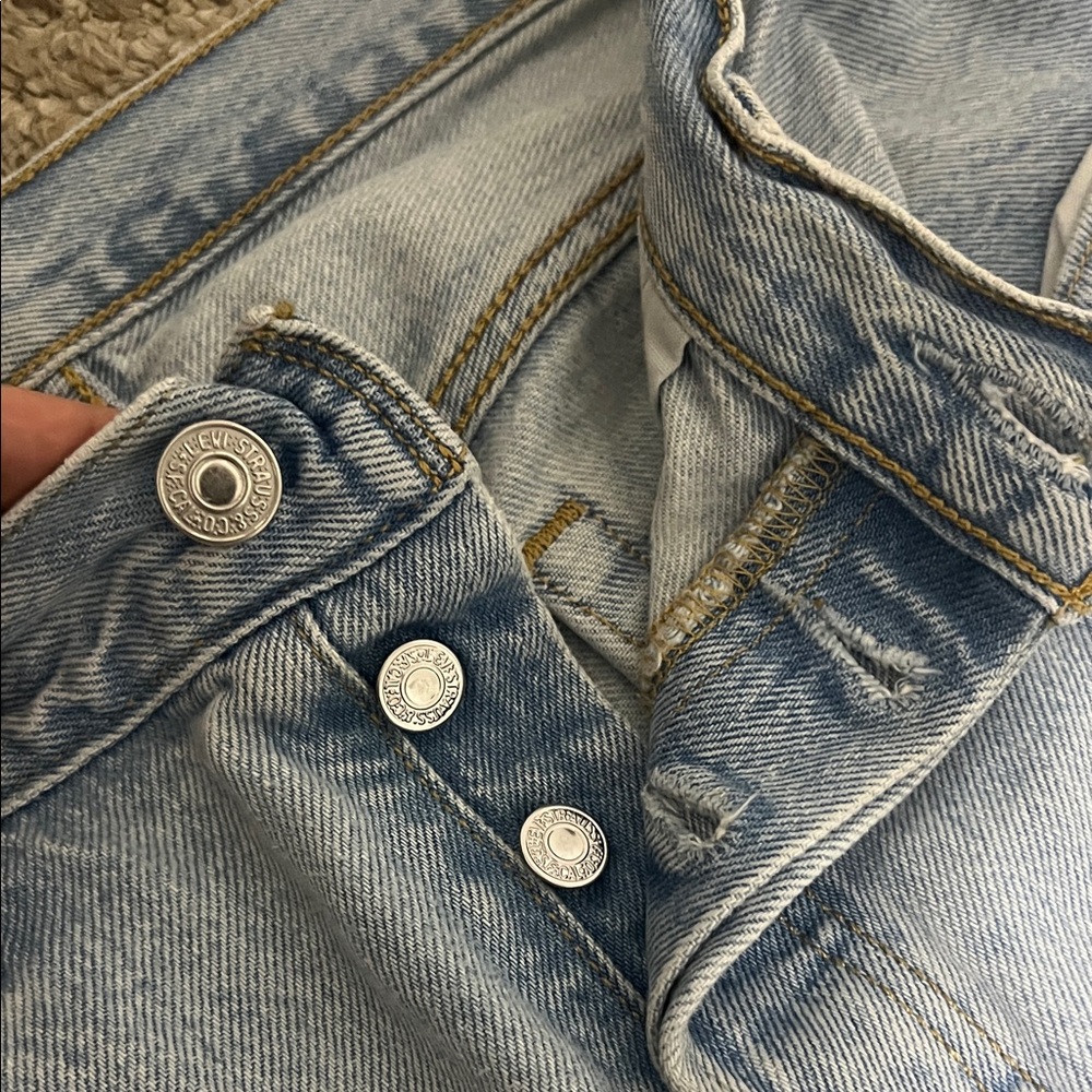 Levi’s 501 Light Blue Women's Jeans - Picture 2 of 10